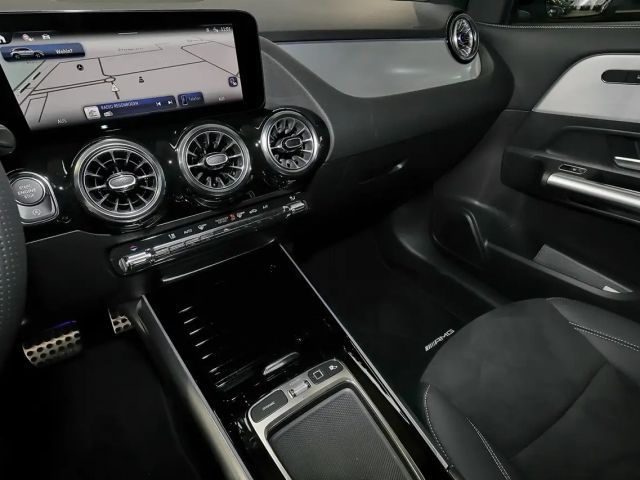 Mercedes-Benz GLA 200 AMG Line