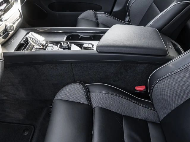 Volvo XC60 Dark Plus