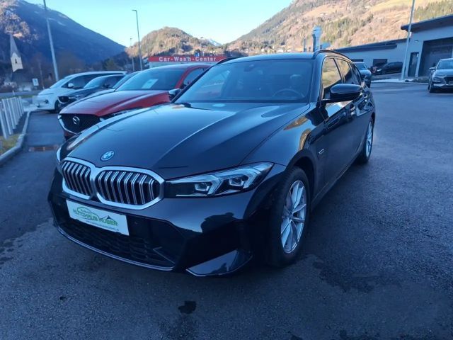 BMW 330 330e Touring xDrive