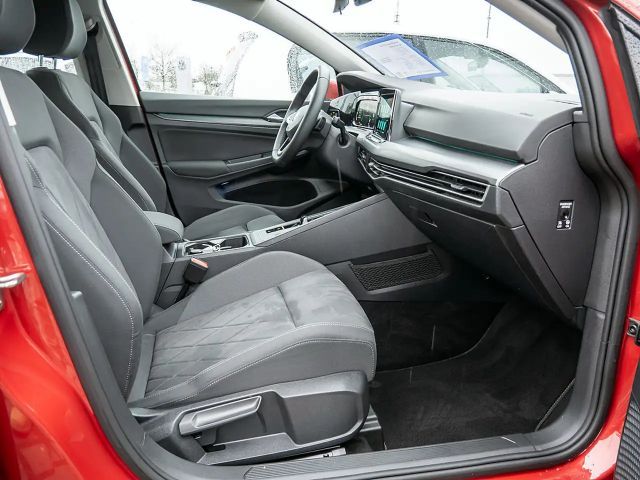 Volkswagen Golf 1.5 eTSI Golf VIII Style