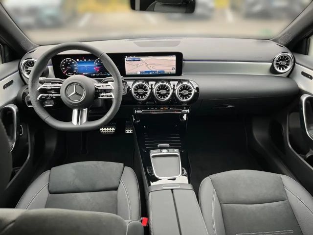 Mercedes-Benz A 180 AMG Line