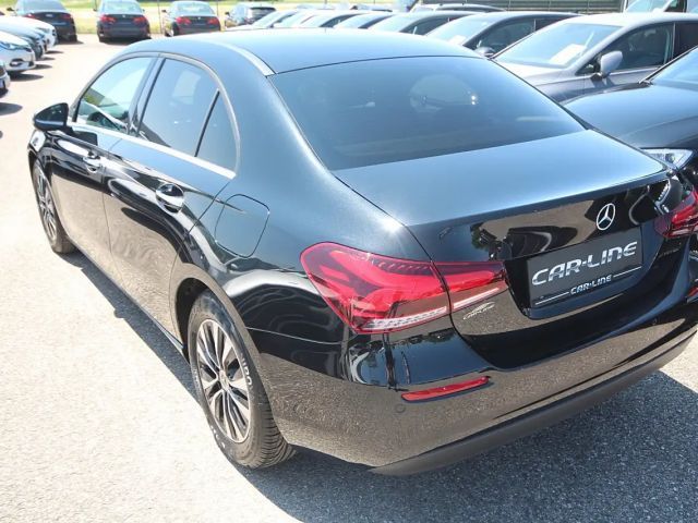 Mercedes-Benz A 180 A 180 d