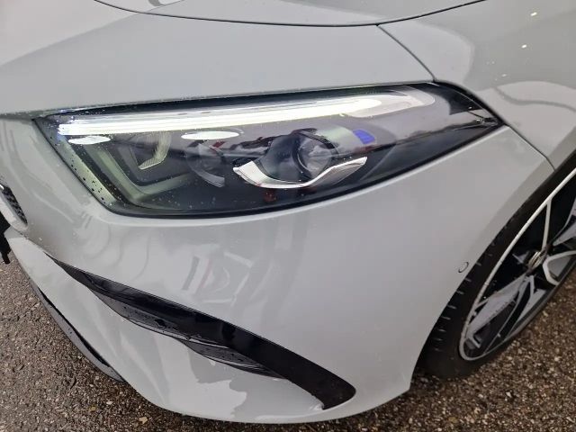 Mercedes-Benz A 200 A 200 d