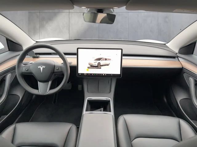 Tesla Model 3 RWD