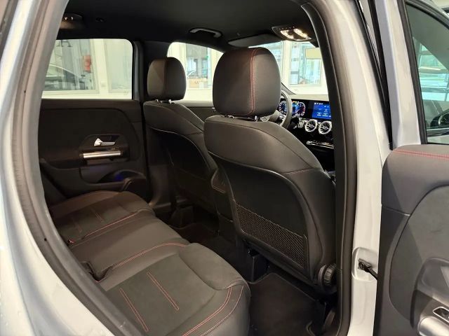 Mercedes-Benz GLA 200 4MATIC GLA 200 d