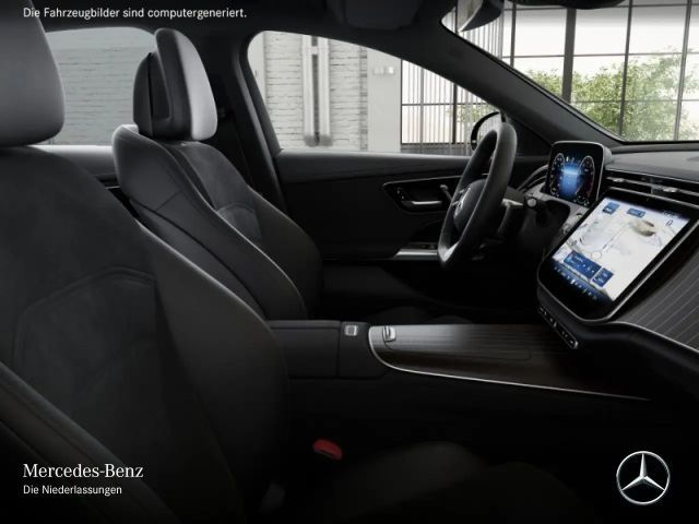 Mercedes-Benz E 200 AMG Line Sedan