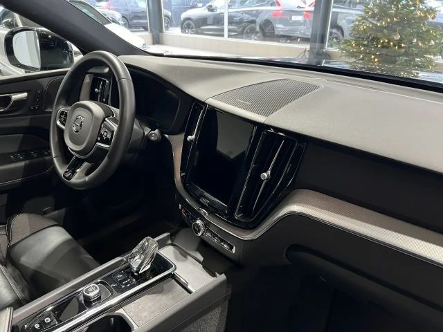Volvo XC60 AWD Dark Plus