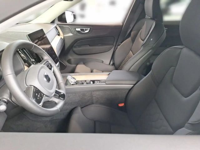 Volvo XC60 Dark Plus T6