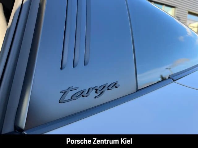 Porsche 992 4 Coupé GTS Targa