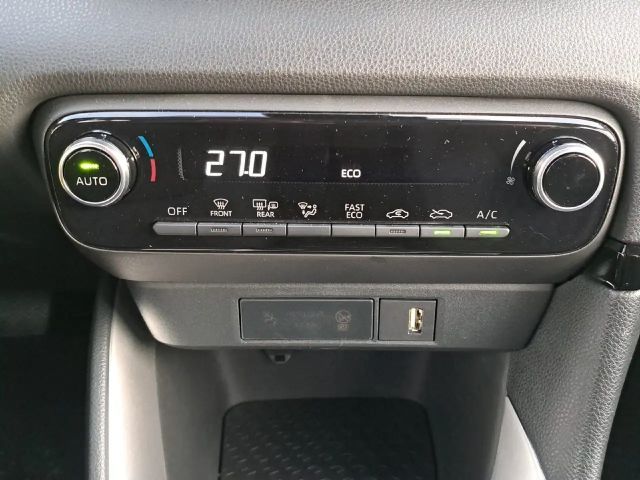 Toyota Yaris Hatchback Team D