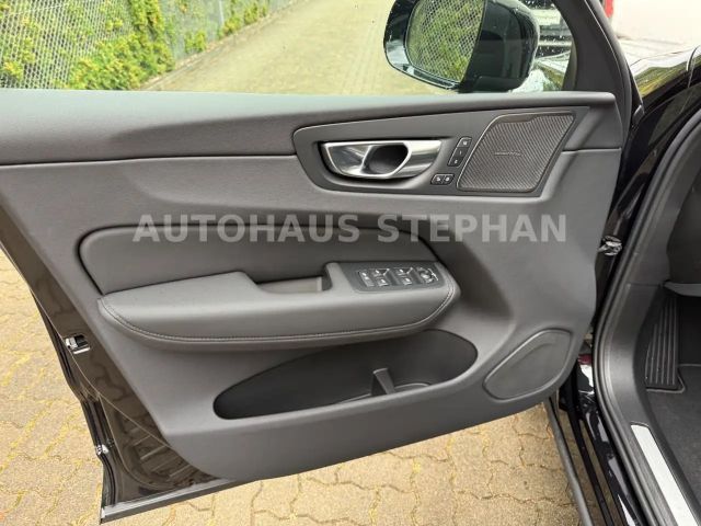 Volvo XC60 AWD Dark Plus