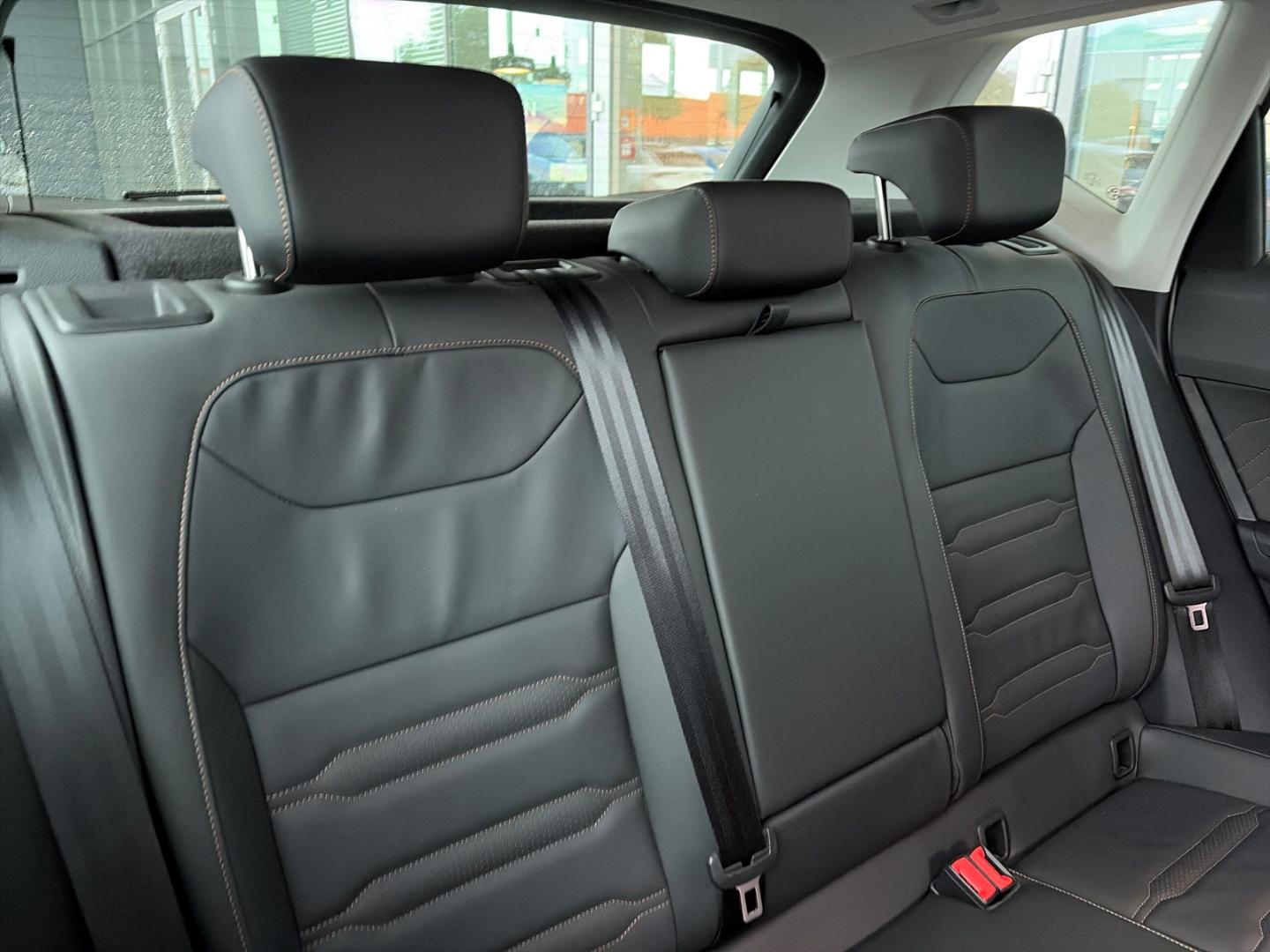 Cupra Ateca 110 kW (150 PS) Automatik AHK-klappbar Nav