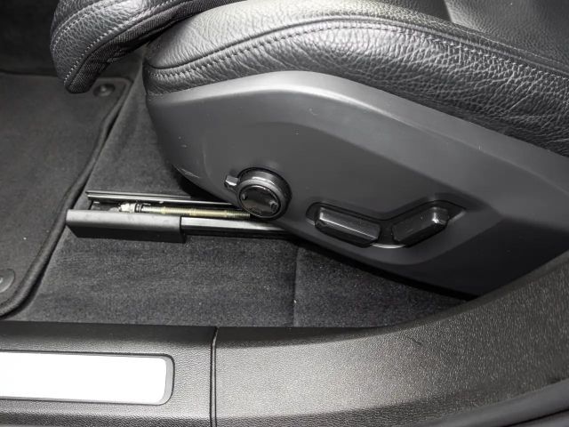 Volvo XC60 Dark Plus