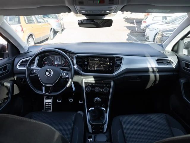 Volkswagen T-Roc Active TSI AHK NAV ACC el. Heckklap.