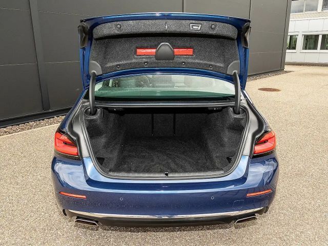 BMW 530 Luxury Line Sedan xDrive