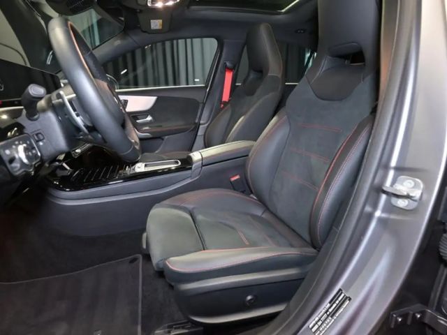 Mercedes-Benz A 35 AMG 4MATIC AMG Line