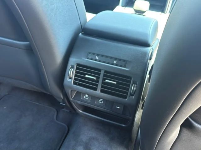 Land Rover Discovery Sport AWD Dynamic SE