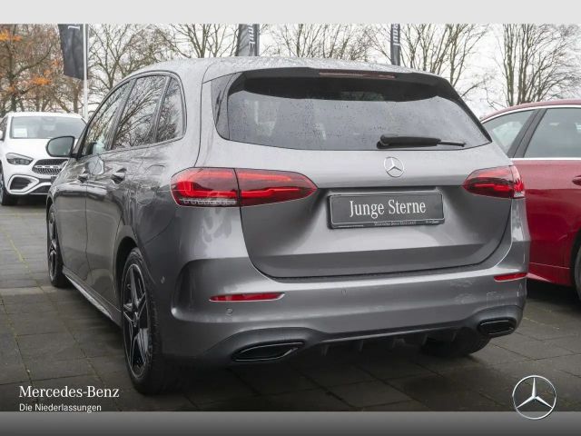 Mercedes-Benz B 180 AMG Line Sedan