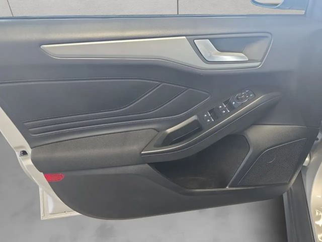 Ford Focus Cool & Connect EcoBoost Wagon