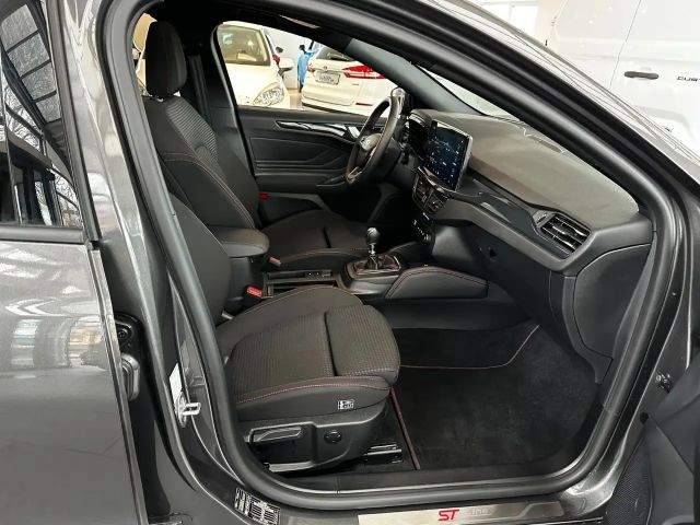 Ford Focus ST Line Wagon