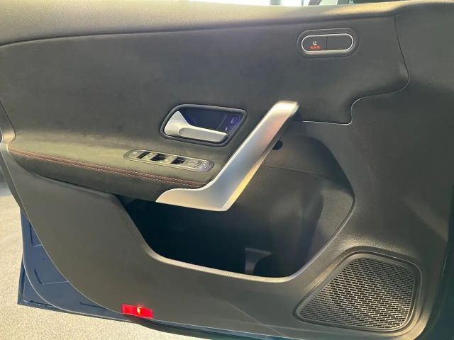 Mercedes-Benz A 200 A 200 d AMG Line