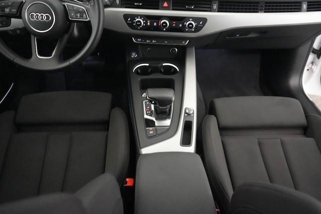 Audi A4 40 TFSI S-Tronic Sedan