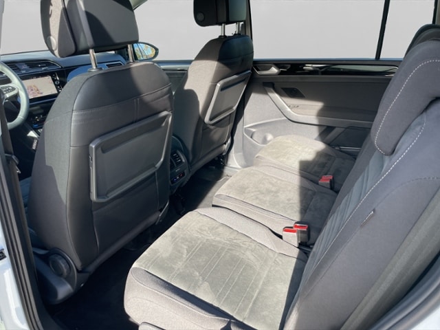 Volkswagen Touran 1.5 TSI DSG R-Line