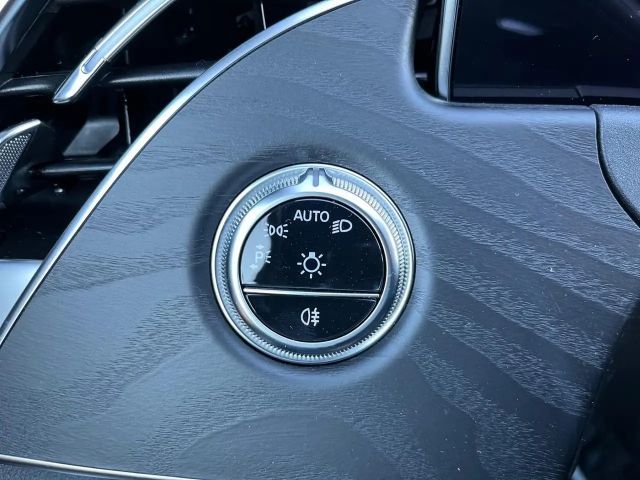 Mercedes-Benz E 200 AMG Line Sedan