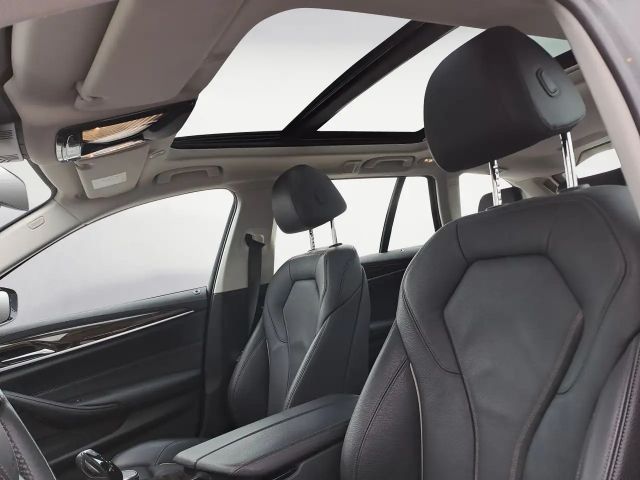 BMW 520 520d Luxury Line Touring xDrive