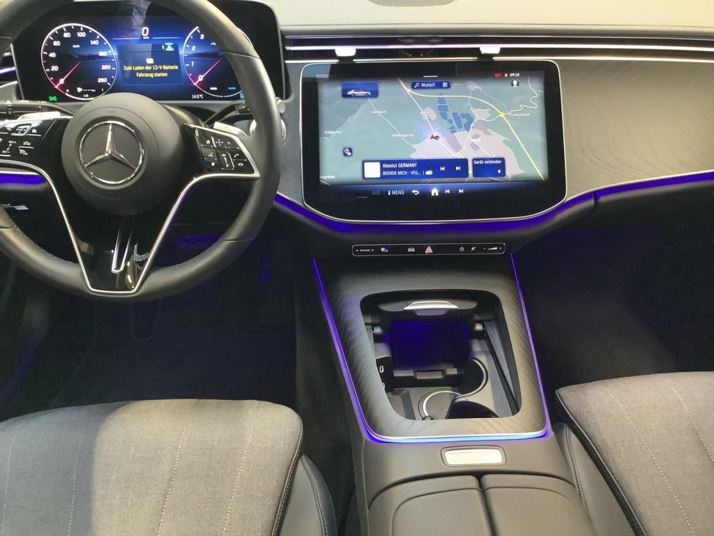 Mercedes-Benz E 200 4MATIC AVANTGARDE Sedan