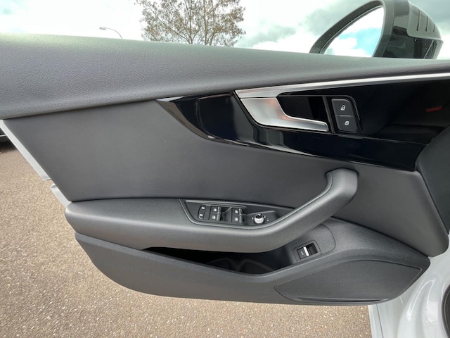 Audi A4 40 TFSI Avant S-Line S-Tronic