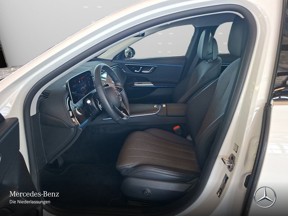 Mercedes-Benz E 200 Sedan