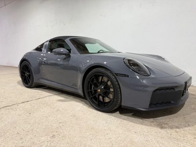 Porsche 992 4 Cabrio GTS Targa