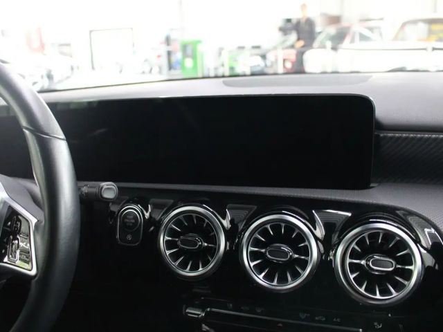 Mercedes-Benz A 200 Progressive