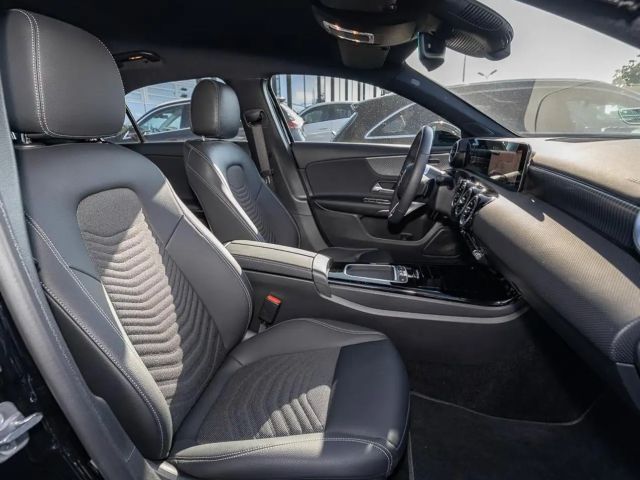 Mercedes-Benz A 200 A 200 d