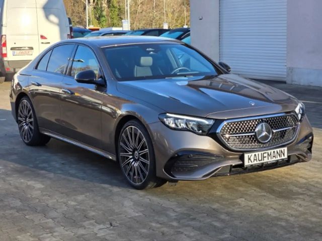 Mercedes-Benz E 200 AMG Line Sedan
