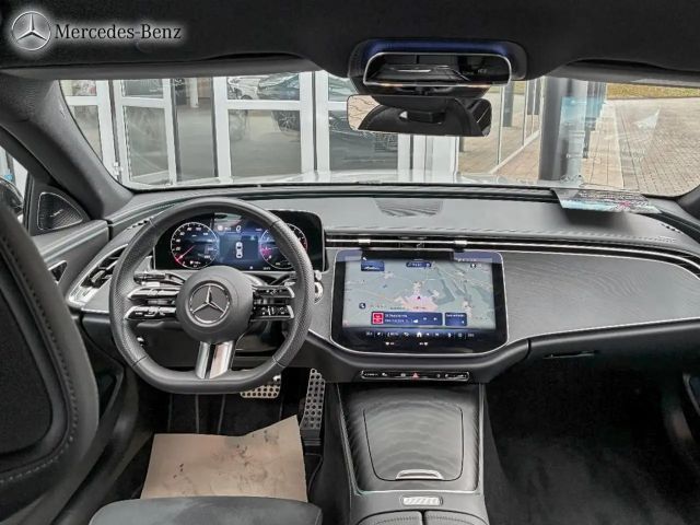 Mercedes-Benz E 200 AMG Line Sedan
