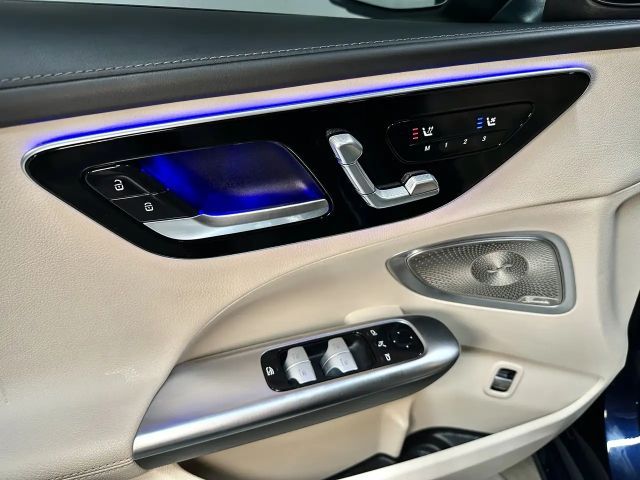 Mercedes-Benz C 200 Sedan