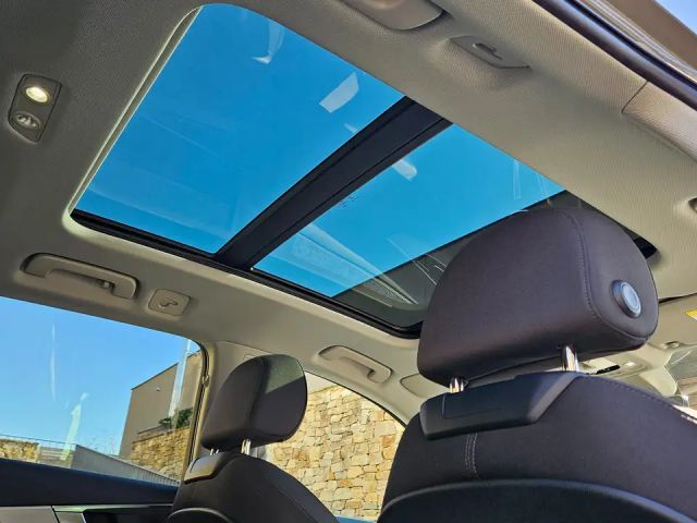 Audi A4 40 TDI Avant S-Line