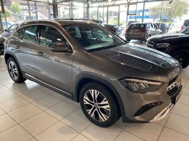 Mercedes-Benz GLA 180 Progressive