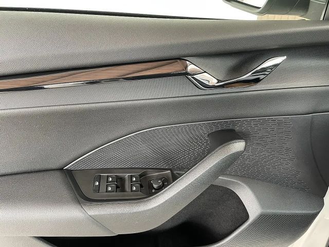 Skoda Octavia 2,0 TDI DSG-LED-AHV-VIRTUAL COCKPIT-SHZ-TEMPOMA...