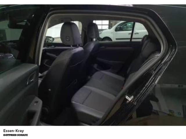 Volkswagen Golf 1.5 eTSI DSG