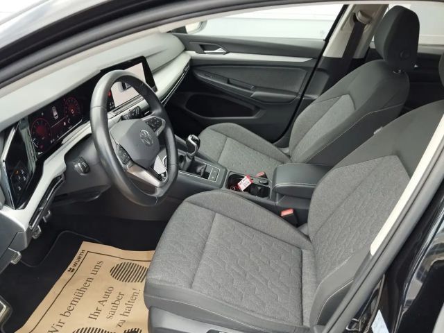 Volkswagen Golf Life Variant