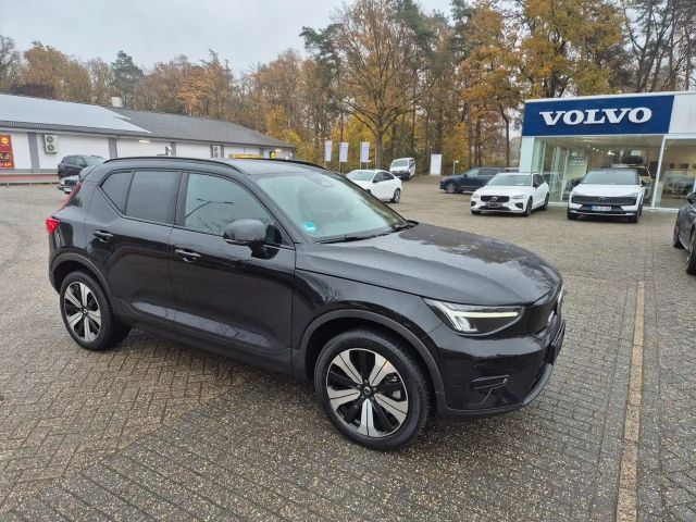 Volvo XC40 AWD Plus Recharge Twin Engine