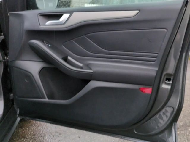 Ford Focus Titanium Wagon