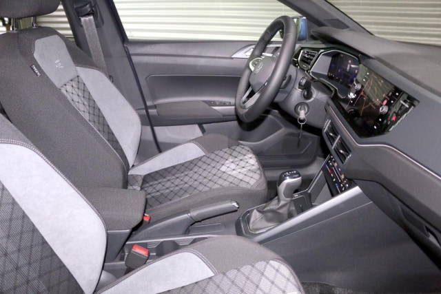 Volkswagen Polo Polo R-Line 1.0 TSI DSG Navi LED Kamera ACC Alu 17