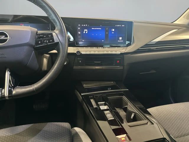 Opel Astra Business Edition Hybrid