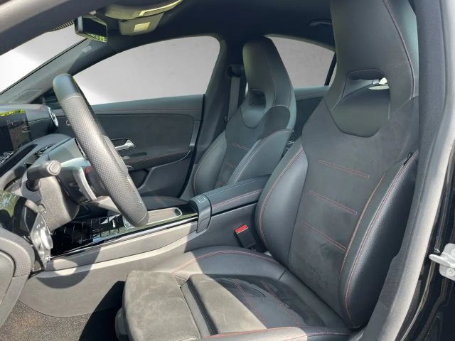 Mercedes-Benz CLA 180 AMG Line Coupé