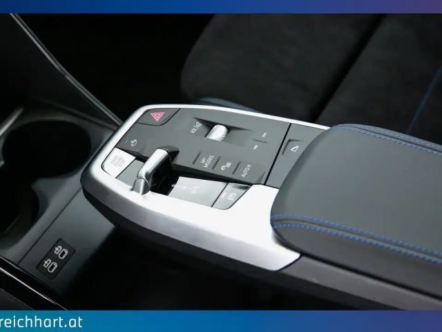 BMW 230 Sedan xDrive