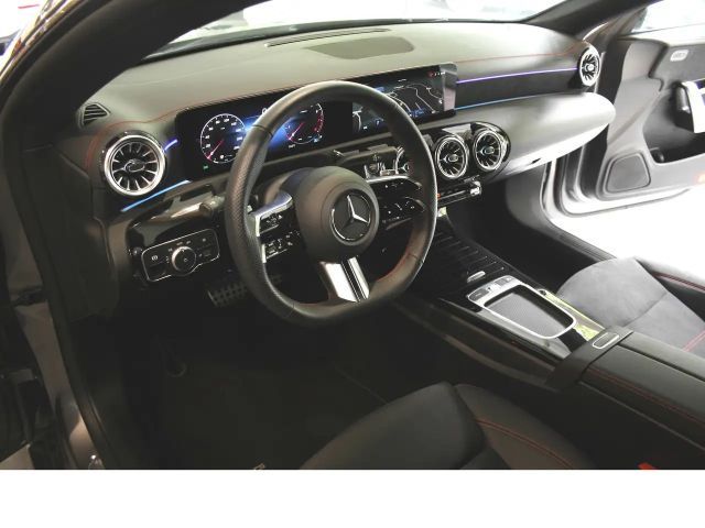 Mercedes-Benz CLA 200 AMG Line